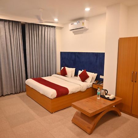 Hotel Lake View Chandigarh Exterior photo