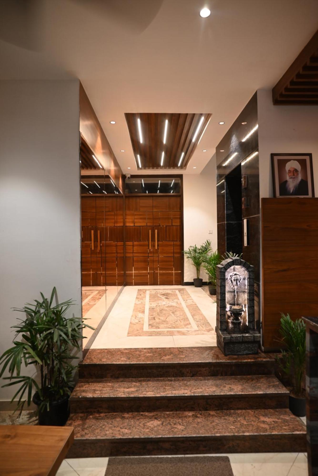 Hotel Lake View Chandigarh Exterior photo