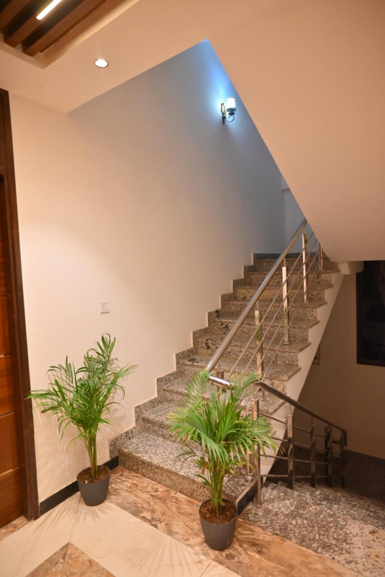 Hotel Lake View Chandigarh Exterior photo