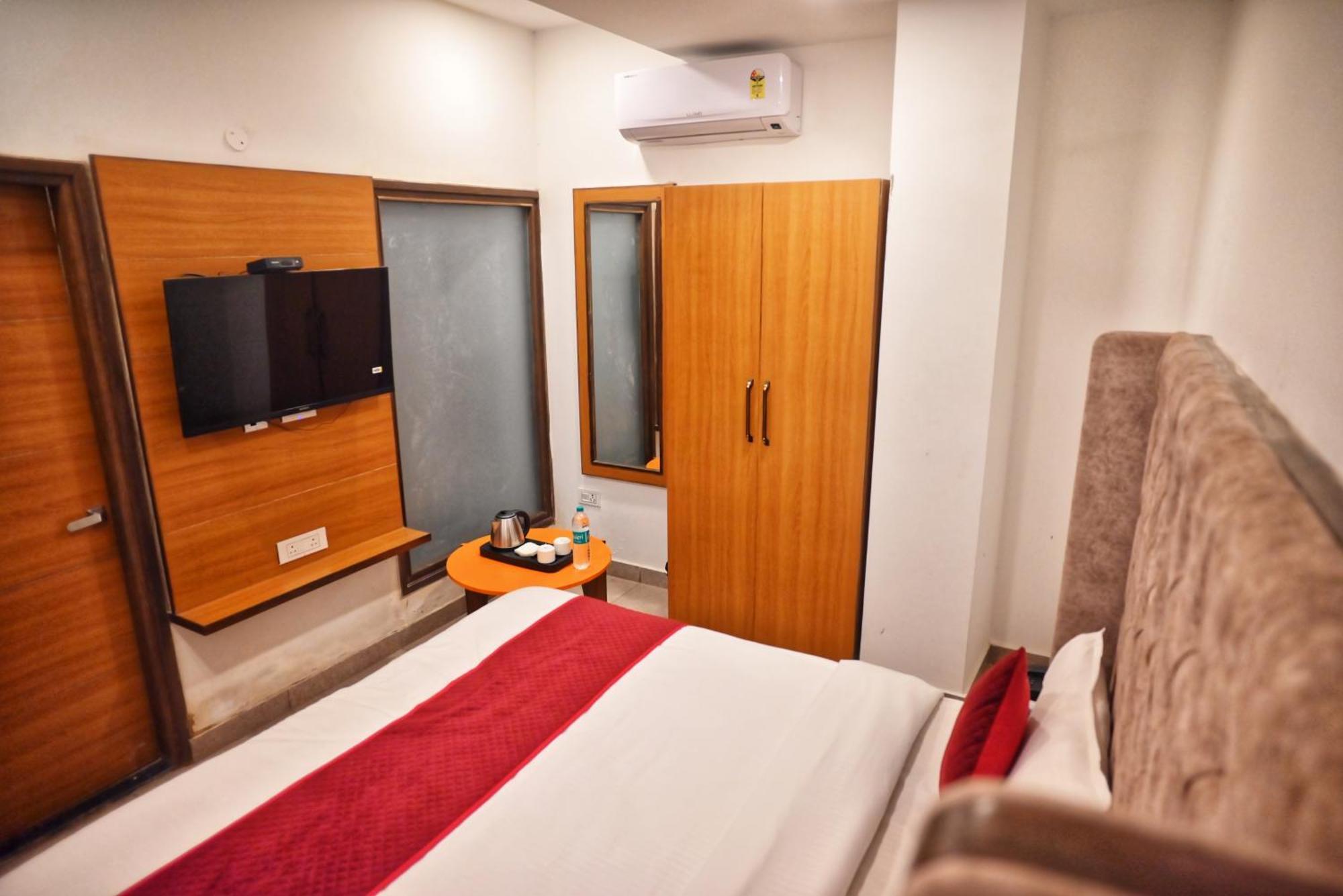 Hotel Lake View Chandigarh Exterior photo