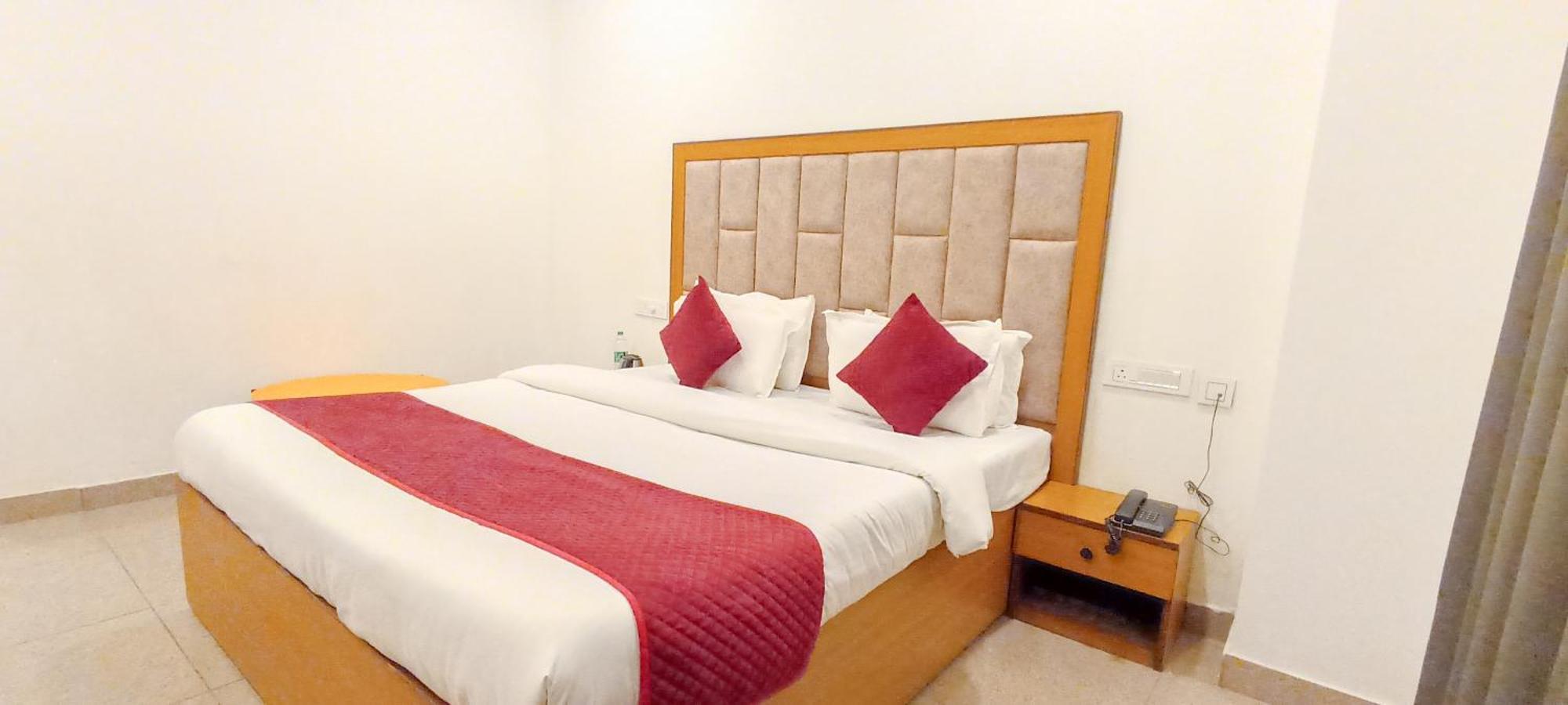 Hotel Lake View Chandigarh Exterior photo