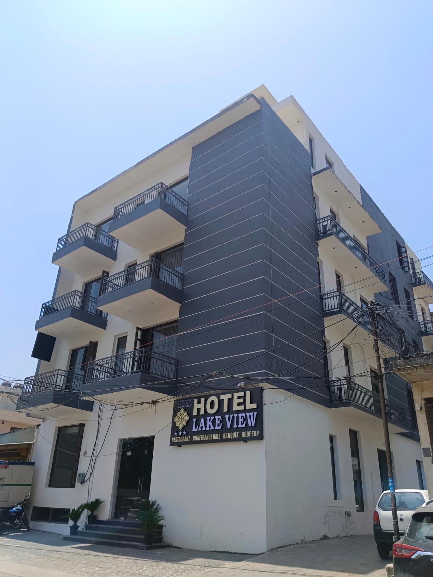 Hotel Lake View Chandigarh Exterior photo