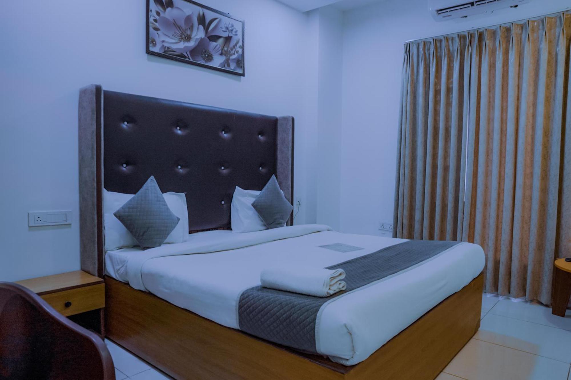 Hotel Lake View Chandigarh Exterior photo
